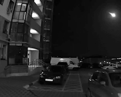 У небі над РФ вибухнув метеорит: куди впали уламки (відео)