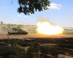 Сутки на Донбассе: 28 обстрелов, двое военных ранены