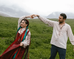 Українка назвала країну, де платять до $3500, щоб люди не виїжджали