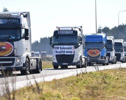 Страйк на кордоні: зупинено рух на ще одному пункті пропуску у Польщі, — ДПСУ