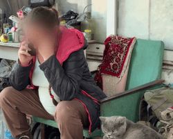 Под обстрелами и FPV-дронами: беременная на 9 месяце выехала из Покровска на велосипеде (видео)