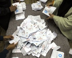 Братья-мусульмане сообщают о массовой поддержке новой конституции Египта