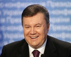 Представитель Януковича опроверг информацию о наличии в Межигорье туалета с драгоценными камнями