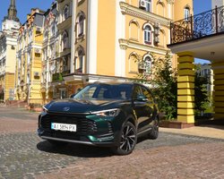 Самый дешевый гибрид в Украине: тест-драйв нового кроссовера MG ZS