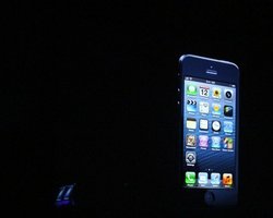 Apple официально представила iPhone 5