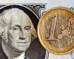 Украинцы в сентябре разместили рекордное количество валютных депозитов