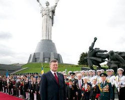 Янукович ждет примирения между украинцами, которых война разделила на враждебные лагеря