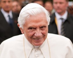 Папа Римский в среду впервые появится на публике после объявления об отречении