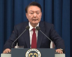 "Искренне сожалею": президент Южной Кореи объяснил, почему ввел военное положение