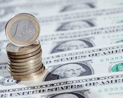 Доллар в обменниках покупают по 8,01 гривен