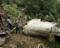 В Непале разбился самолет, на борту которого находились более 20 человек