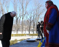 Азаров: Идеи Тарас Шевченко - бессмертны