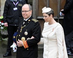 Княгиня Монако Шарлен появилась на коронации Чарльза ІІІ в странном образе (фото)