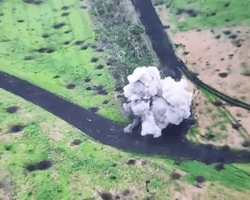 Прячут боеприпасы: 3 ОШБр показала уничтожение склада БК россиян в районе Бахмута (видео)