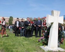 Партии регионов не позволили возложить цветы во Львове