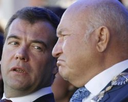 Быть или не быть Лужкову мэром Москвы решает Медведев, - Кремль 