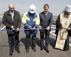 Попов открыл развязку между Днепровским спуском и Набережным шоссе
