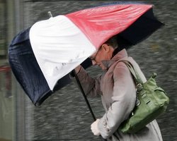 В Украине из-за непогоды обесточены более 60 населенных пунктов