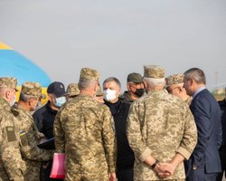 У левого двигателя АН-26 были неполадки, но пилот был спокоен, — министр обороны