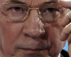 Готовый судиться с Газпромом Азаров озвучил россиянам сроки отказа Украины от их поставок