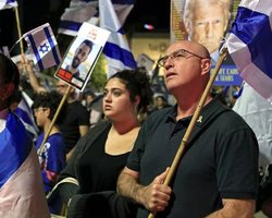 ХАМАС освободил первых заложников: Красный Крест передал их Израилю