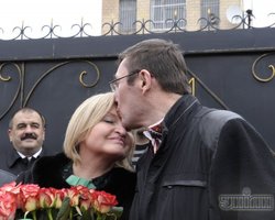 Луценко уезжает в Польшу, - СМИ