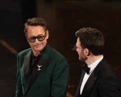 Роберт Дауні-молодший дістав з кишені труси й розсмішив присутніх на "Оскарі" (відео)