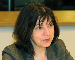 Евродепутат: Тимошенко преследуют по гендерным причинам