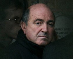 Березовский умер от удушения, - полиция