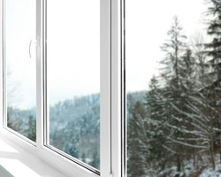 Вдома без холоду: експерти радять, як утеплити вікна, щоб зберегти тепло