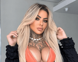 Гламурна блогерка раптово померла у віці 27 років: що сталося (фото)