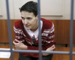 Савченко летит домой, – Reuters