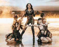 Польская Руслана своими дикими танцами "разорвала" сцену Евровидения-2025 (видео)