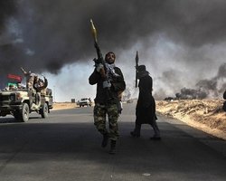 Ливийские повстанцы захватили аэропорт города Мисрата 