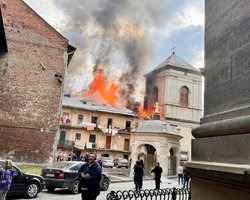 Взрывы во Львове: город атакуют дроны (фото)