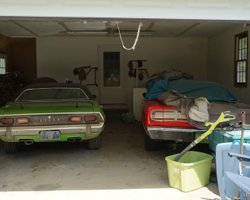 Потужні раритети: виявлено секретну колекцію вінтажних спортивних авто (відео)