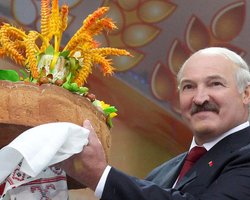 Лукашенко назвал риторику Обамы опасной из-за его цвета кожи