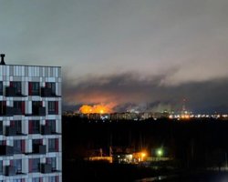 Росію всю ніч атакували дрони: у Новгородській області палає велике хімічне підприємство, — соцмережі (фото, відео)
