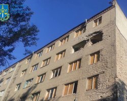 ВС РФ обстреляли жилые кварталы Херсона: есть погибшие мирные жители (фото)