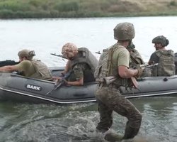 "Коли сядеш в човен, то шляху назад нема": морпіхи розповіли про бої у Кринках (фото, відео)