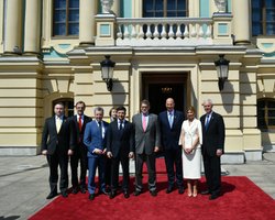 Мир будет гордиться Украиной, – Зеленский