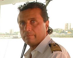 Капитана Costa Concordia оставили под домашним арестом 