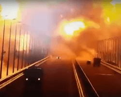 Вантажівка могла вибухнути на Кримському мосту в день ювілею Путіна, — ЗМІ