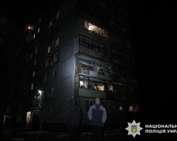 ВС РФ трижды сбросили авиабомбы на Запорожье: поврежден жилой дом, горят авто (видео)