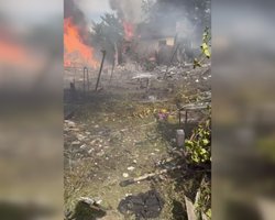 ЗС РФ масовано атакували Добропілля: житлові будинки у вогні (відео)