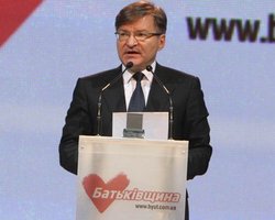 Немыря: Янукович, который обещал "услышать каждого", избавляется от конкурентов