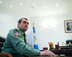 Захарченко требует от "радикалов" добровольно сдать оружие (видео)