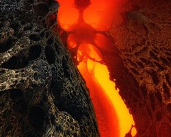 Неймовірна сила деформує внутрішні шари Землі: у всьому звинувачують "примарний шлейф" планети