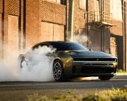 Спорткар, кросовер і пікап: американці обрали найкращі авто року (фото)