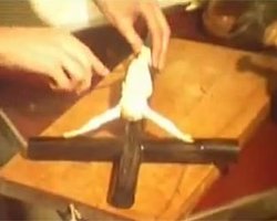 Испанского режиссера судят за фильм о том, как приготовить Иисуса